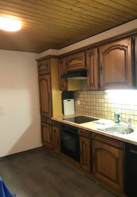 Ferienwohnung Simple Flat 72 M2 In The Centre Of Burgdorf With Private Parking Exterior foto