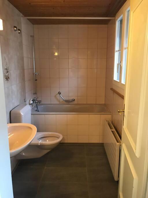 Ferienwohnung Simple Flat 72 M2 In The Centre Of Burgdorf With Private Parking Exterior foto